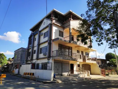 Beinte Singko de Marso Apartments Hotels in 