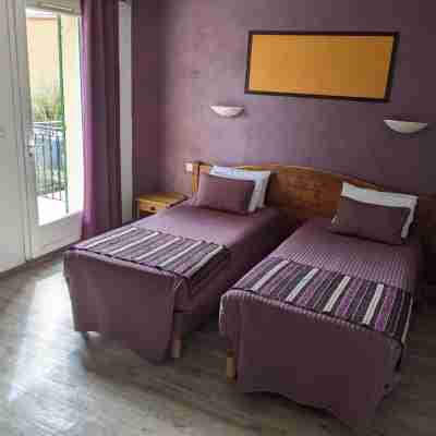 Hotel Le Pradet Rooms