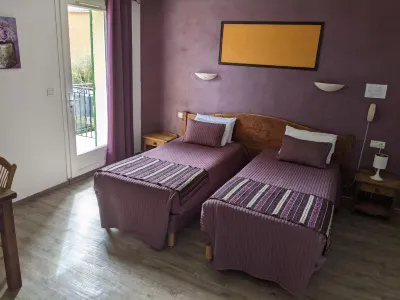 Hôtel le Pradet Hotels in La Roque-Alric