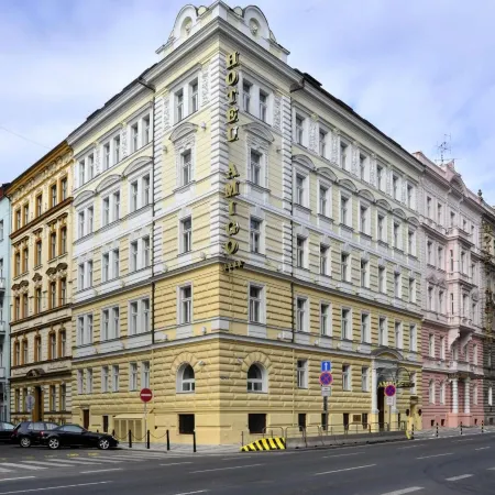 Amigo City Centre Отели рядом с достопримечательностью «Карлин»