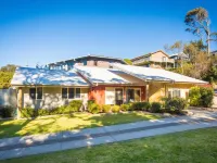 Tathra Beach House Holiday Apartments Hotels in Bega