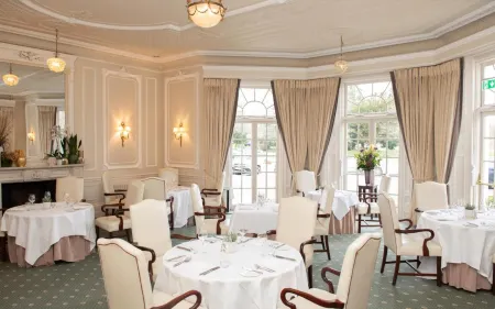 Phyllis Court Members Club