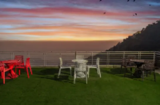 Vansathli I Near Mall Road Kasauli I Open Garden & Rooftop I by Humble Stay Villa