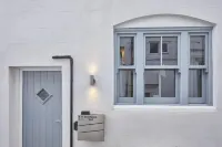 Host & Stay | 11 Bakehouse Yard - Homestays