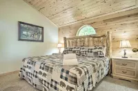 Hot Tub and Private Deck Rustic Pigeon Forge Cabin