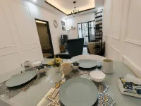WHITE ON HOMESTAY CAMERON BY ICOLOR