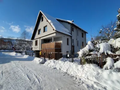 Apartamenty Wisła Krzywa 8, Jacuzzi, Basen zewnętrzny Các khách sạn ở Wisla