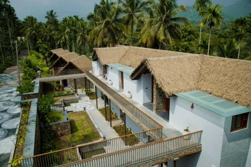 Maayaa Riverside Villa by Kpm Tripenta فنادق في Palakkad