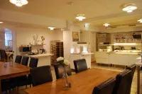 Halmstad Hotell & Vandrarhem Kaptenshamn - breakfast