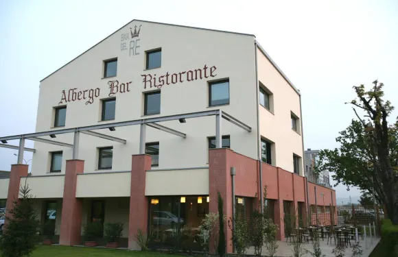 麗爾菲尼拜亞德爾雷酒店