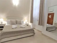 Nell'Azzurro Hotels near Calamosca Beach