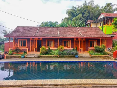 Villa Kampoeng City Pacet Mitra RedDoorz Các khách sạn ở Cepokolimo