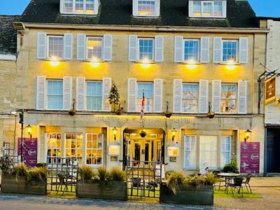 Crown & Cushion Hotel