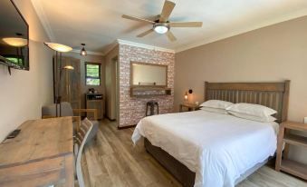 Loerie Guest Lodge