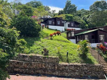 Villeta Resort Hotel Отели в г. Гуадуас