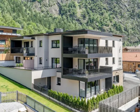 Falkners Five Hotels in Oetz