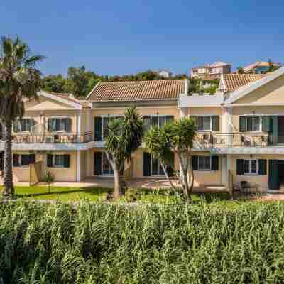 Theros Retreat Hotel Exterior