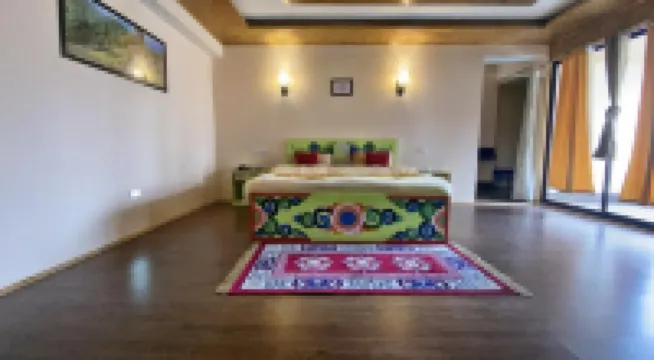 Lingmoo Residency โรงแรมใน