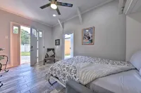 4 Mi to Jax! Quiet, Pet-Friendly Northside Studio