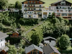 Romantik Residenz (Ferienwohnungen Hotel Im Weissen Rössl) - Dependance
