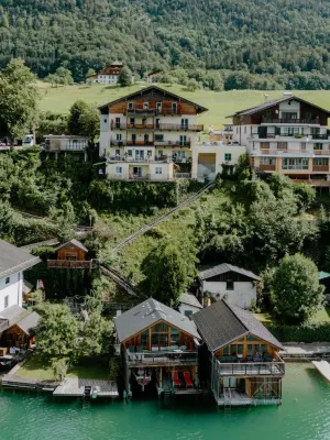 Romantik Residenz (Ferienwohnungen Hotel Im Weissen Rössl) - Dependance Hôtels à : Strobl