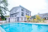 Amazon Resort - 4-Star