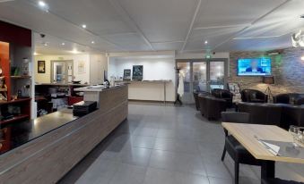 Kyriad Fontenay Tresigny