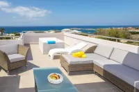 Evelyn Hotel Hotels in Akrotiri