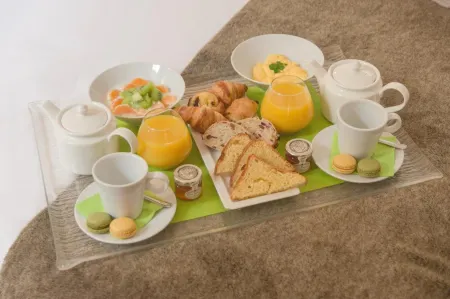 Résidence Hôtelière Natureva & Spa Отели рядом с достопримечательностью «Парк атраксьон Марсейан пляж»