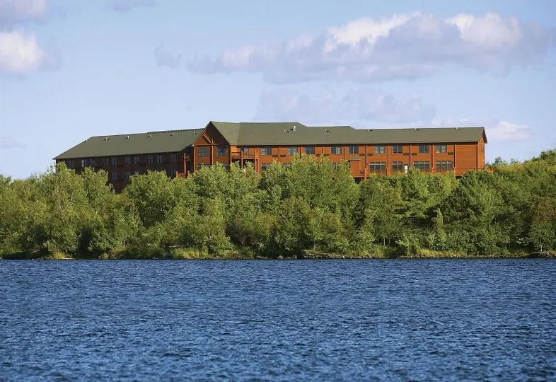 格蘭德伊利旅館度假村及會議中心