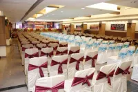 Hotel Sheela Shree Plaza فنادق في Jhansi