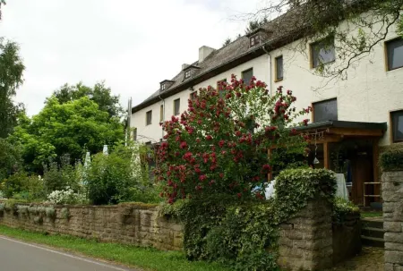 Altes Zollhaus Nähe Mullerthal Luxemburg