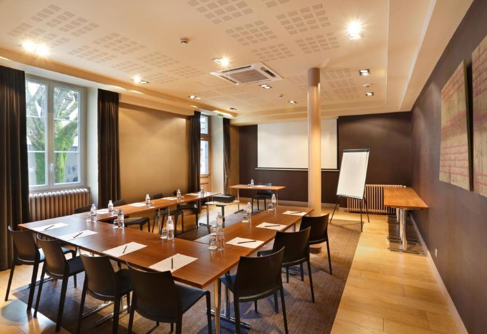 호텔 드 파리 로비