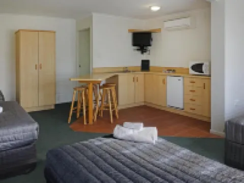 วอริกไวน์สโมเทล โรงแรมในวอริก