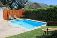 Petal's Place Hotels in Robertson