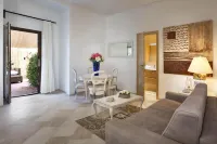 Iconic Luxury Suites