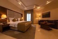 Pyramid Continental Hotel Отели в г. 