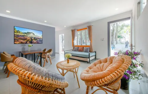 Homestay Vuon Phap BMT Hotels in Tu An