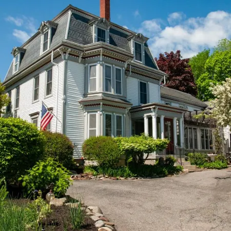 Hartstone Inn