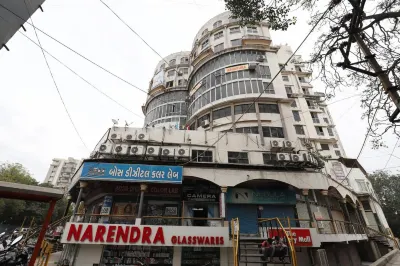 Hotel Nova Cross Road Hotels in 