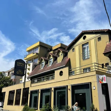 Topaz Boutique