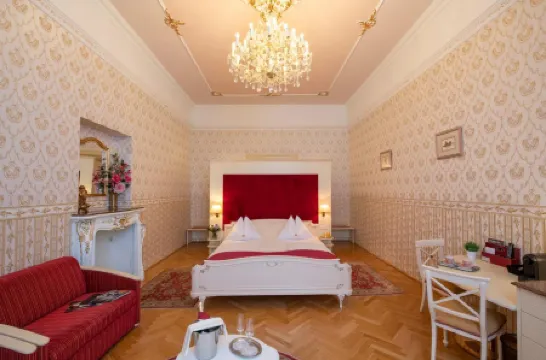 Pertschy Palais Hotel Отели рядом с достопримечательностью «Церковь Святого Петра»