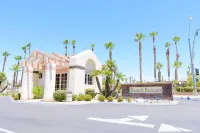 Desert Breezes Resort Hotel in zona Footloose Reflexology Massage