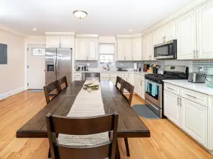 41 - 3Br Quincy - Lovely Townhouse Near Parish