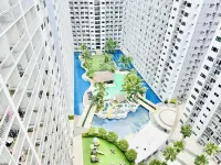 Shore Residences by Premier Suites - Pools