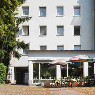Dom Hotel Hotel Exterior