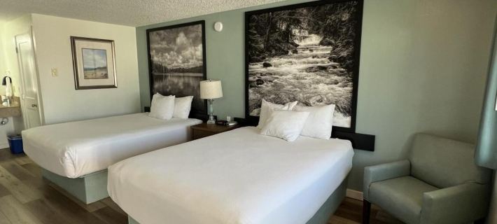 Super 8 by Wyndham Florence or Hotels in Lane County