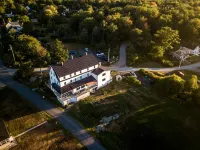The Craignair Inn & Causeway Restaurant - parking