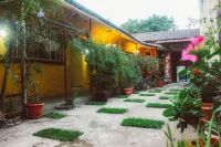 El Patio de Don Moncho Hotels near Vivero Merliot