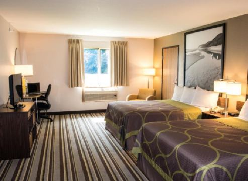 Super 8 by Wyndham Manistee